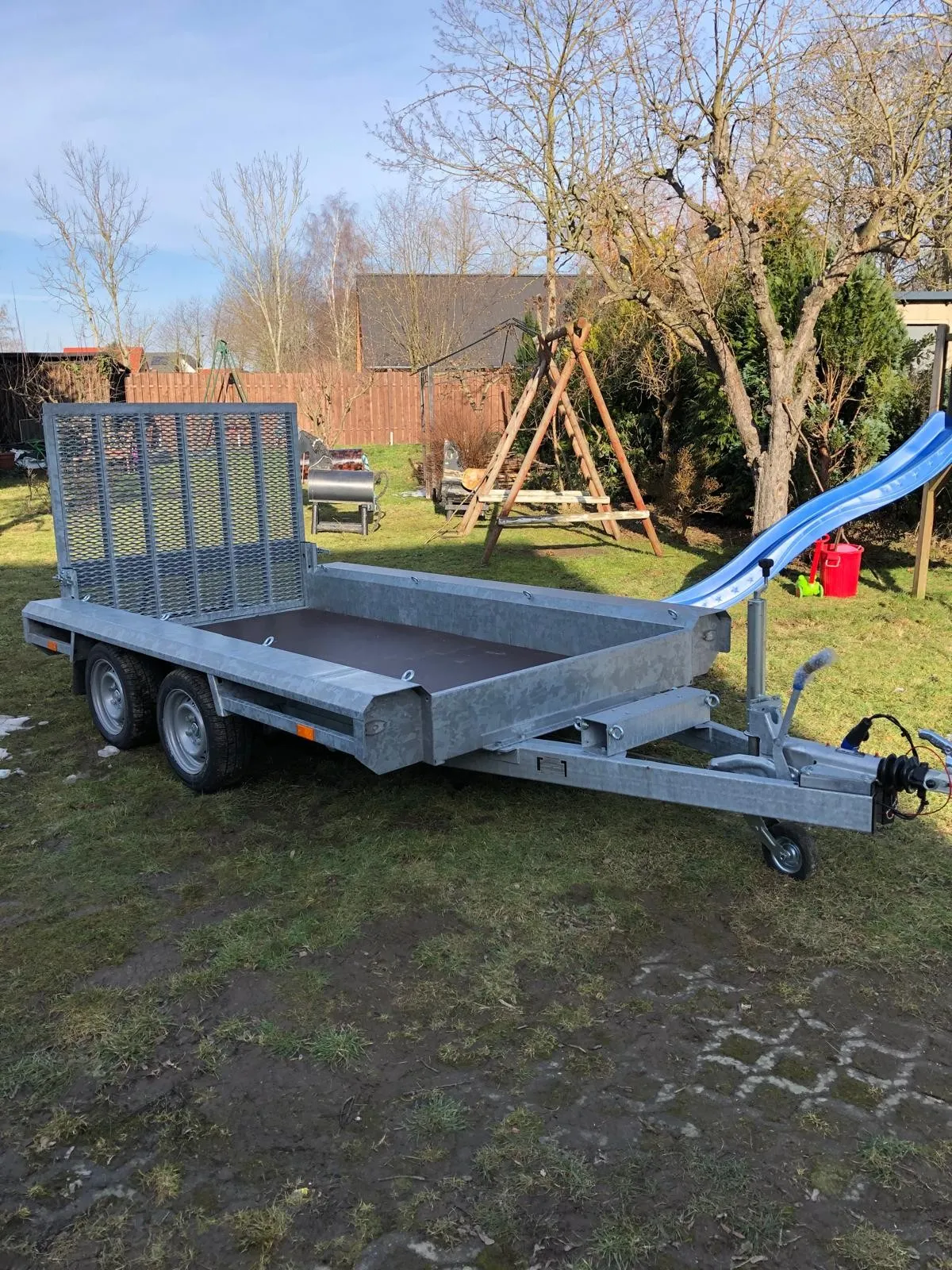 PKW-Anhänger von MZ Dienstleistungen